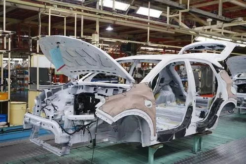 从轰鸣的车间到精密的装饰——探访汽车制造工厂的隐秘世界